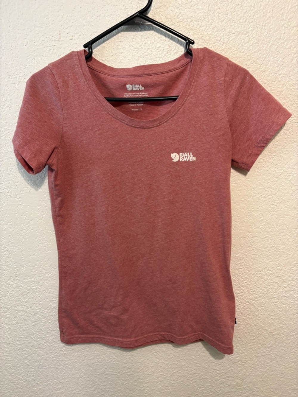 Fjallraven Women's Scoop Neck Tee in Dusty Rose, Size Small